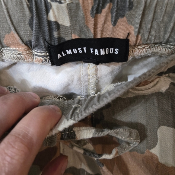 Almost Famous Cargo Jeans - Picture 7 of 8